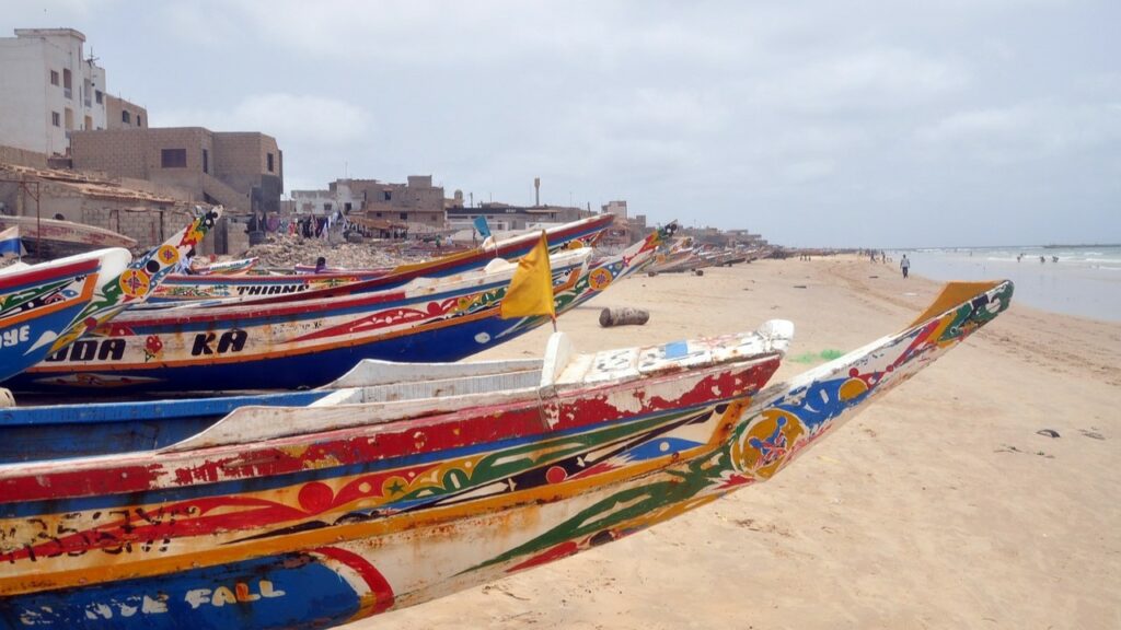 Dakar Sénégal Tyché Company bâteaux pirogues